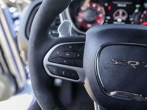 Used 2022 Dodge Challenger SRT Hellcat image 13