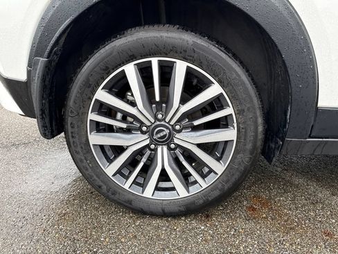 Used 2024 Nissan Kicks SV w/ Interior Electronics Package FWD image 5