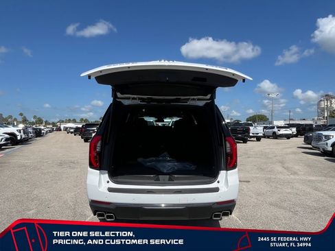 New 2026 GMC Yukon XL AT4 AWD/4WD image 17