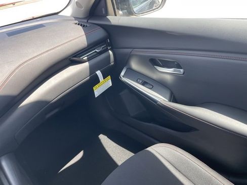 New 2025 Nissan Sentra SR image 17