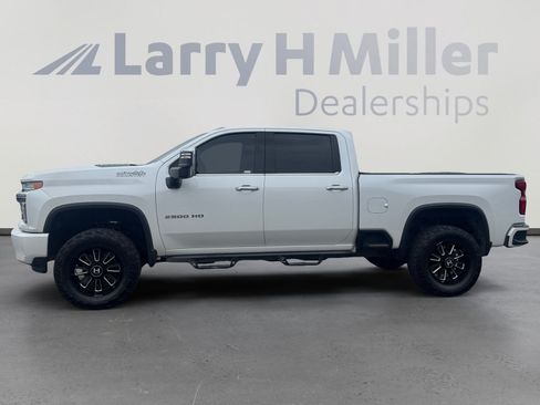 Used 2022 Chevrolet Silverado 2500 High Country AWD/4WD image 2