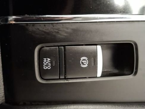 Used 2023 Mitsubishi Outlander SE FWD image 30