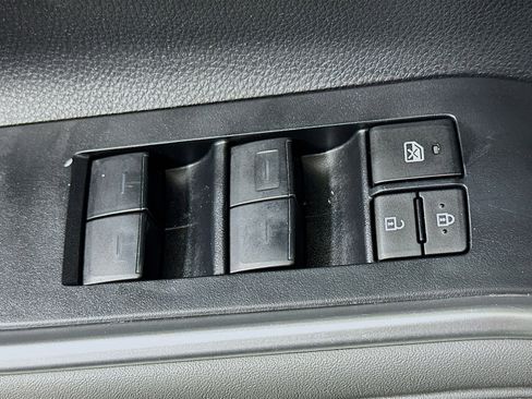 Used 2023 Toyota Highlander XLE image 15