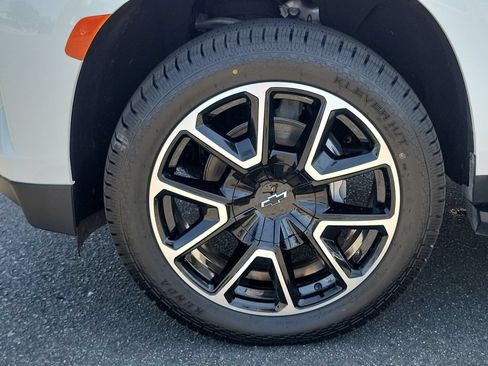 Used 2023 Chevrolet Tahoe RST w/ Luxury Package AWD/4WD image 29