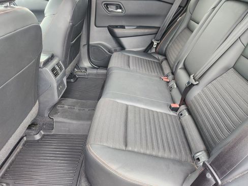 Used 2025 Nissan Rogue SV image 34