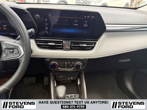 Used 2024 Chevrolet TrailBlazer LT w/ LT Cold Weather Package FWD image 24