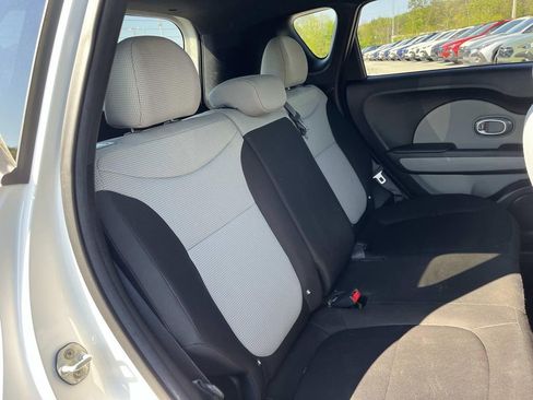 Used 2016 Kia Soul FWD image 19