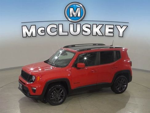 Used 2022 Jeep Renegade Latitude w/ Sun/Sound Group AWD/4WD image 1