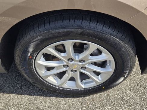 Used 2018 Chevrolet Equinox LS image 19