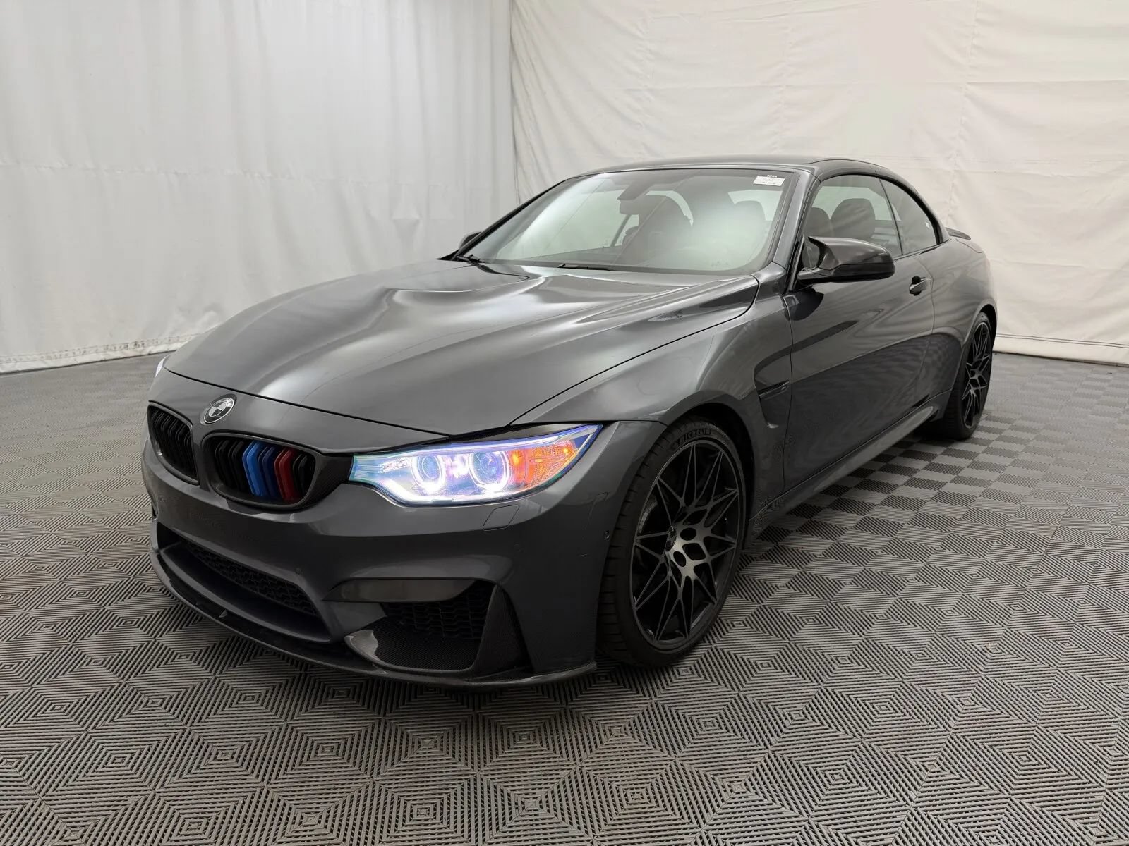 Used 2015 BMW M4 Convertible RWD image 2