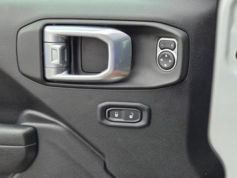 Certified 2022 Jeep Gladiator Sport image 20