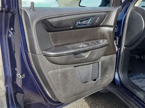 Used 2017 Chevrolet Traverse LT image 11