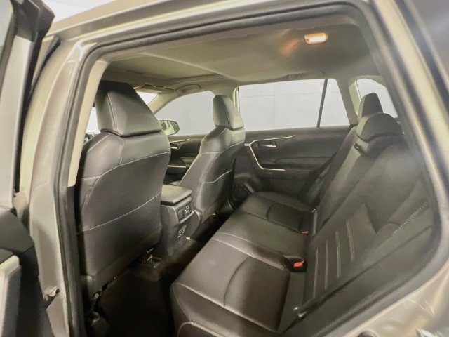Used 2019 Toyota RAV4 XLE Premium FWD image 12