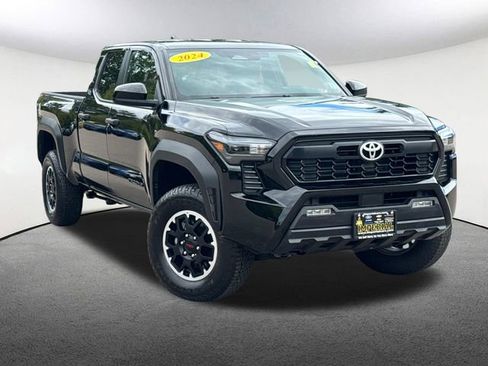 Used 2024 Toyota Tacoma TRD Off-Road image 2
