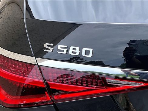 Used 2023 Mercedes-Benz S 580 4MATIC Sedan image 10