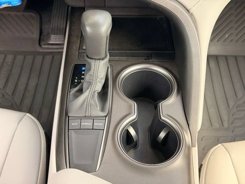 Used 2024 Toyota Camry SE FWD image 22