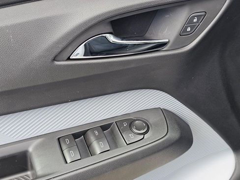 New 2027 Chevrolet Bolt LT w/ Comfort Package FWD image 21