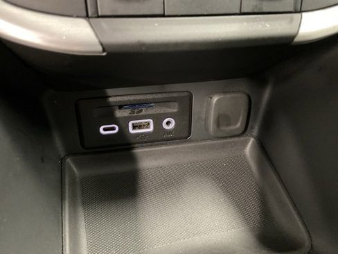 Used 2024 GMC Terrain SLT image 29