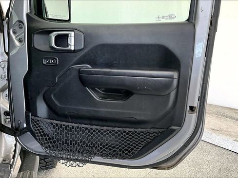 Used 2018 Jeep Wrangler Unlimited Sport S image 24