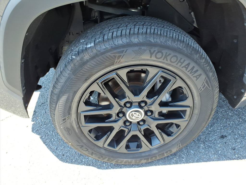 Used 2024 Toyota Tundra Limited AWD/4WD image 8