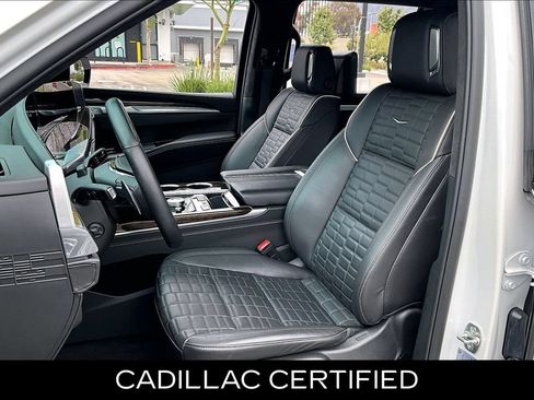Certified 2025 Cadillac Escalade ESV Sport Platinum AWD/4WD image 10