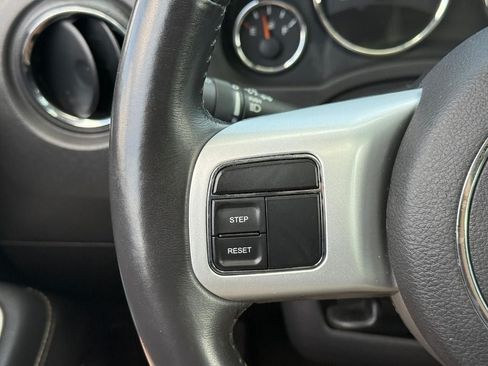 Used 2017 Jeep Compass High Altitude FWD image 19