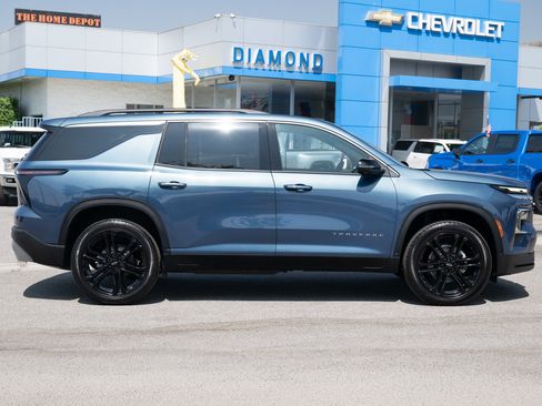 New 2026 Chevrolet Traverse LT w/ Driver Confidence Package image 3