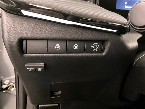 New 2025 Nissan Kicks SR w/ SR Premium Package FWD image 59