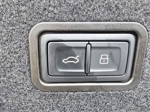 New 2025 Audi A8 L 3.0T image 14