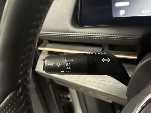 Used 2024 Nissan Ariya AWD image 22