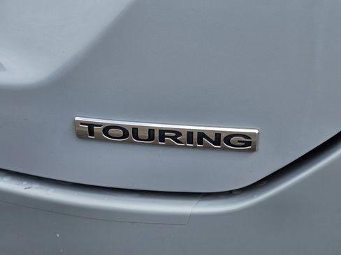 Used 2024 Honda Pilot Touring image 8