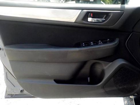 Used 2016 Subaru Outback 2.5i Premium image 10