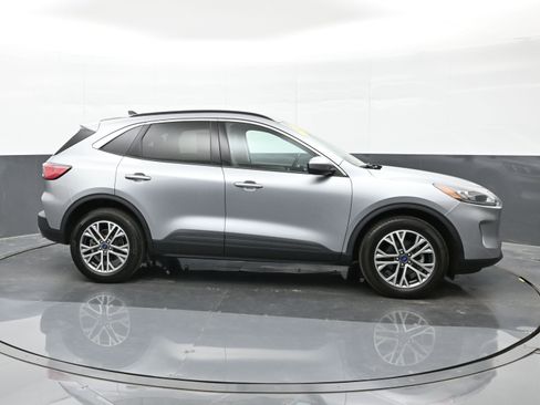 Used 2022 Ford Escape SEL image 9