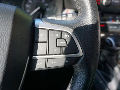 Used 2021 Toyota Sienna XLE image 9