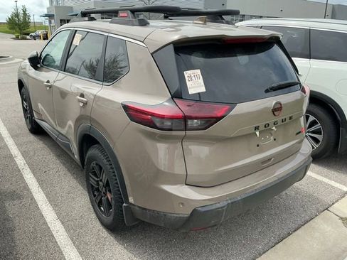 Used 2025 Nissan Rogue SV image 7