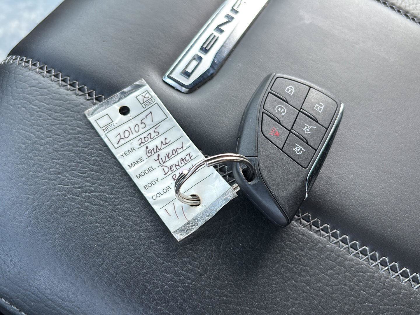 Used 2025 GMC Yukon Denali AWD/4WD image 36