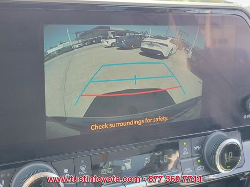 Used 2023 Toyota Highlander Bronze Edition w/ Protection Package #3 (TMS) FWD image 24