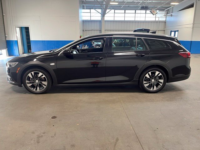 Used 2018 Buick Regal Essence w/ Sights and Sounds Package AWD/4WD image 6