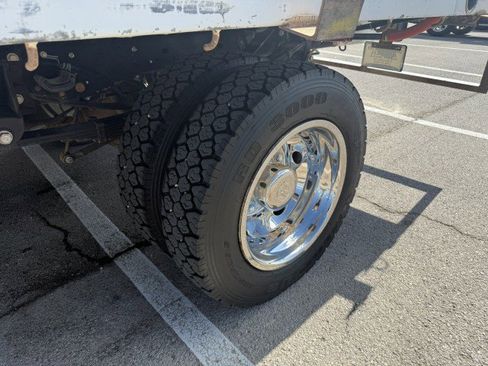 Used 2015 Ford F550 4x4 Regular Cab Super Duty image 7