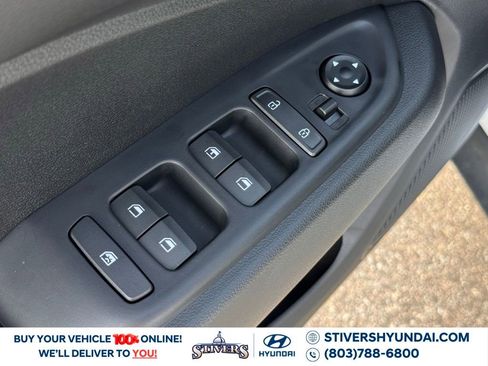 New 2026 Hyundai Venue SE image 22