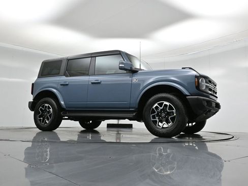 New 2025 Ford Bronco Outer Banks image 3