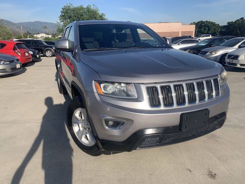 Used 2015 Jeep Grand Cherokee Laredo w/ Quick Order Package 23E RWD image 3