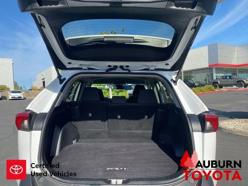 Certified 2019 Toyota RAV4 LE w/ Carpet Mat Package FWD image 8