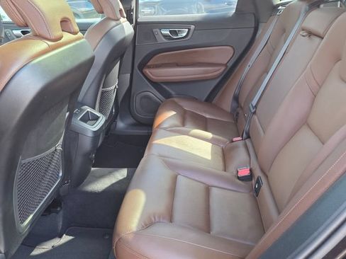Used 2025 Volvo XC60 B5 Plus AWD/4WD image 40