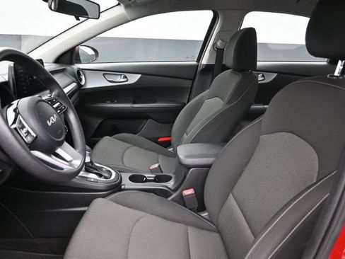 Used 2022 Kia Forte LXS w/ LXS Technology Package FWD image 18