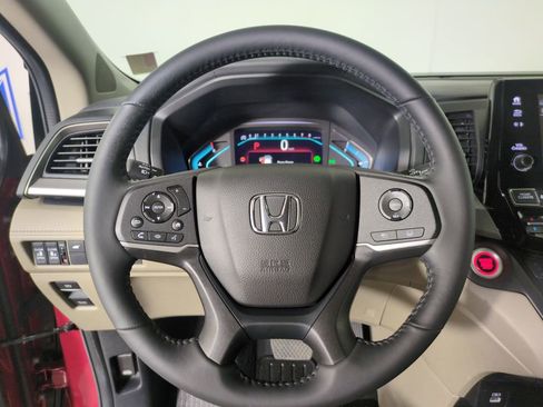 Certified 2024 Honda Odyssey EX-L image 18