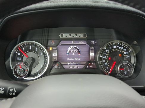 Used 2024 RAM 1500 Laramie AWD/4WD image 14