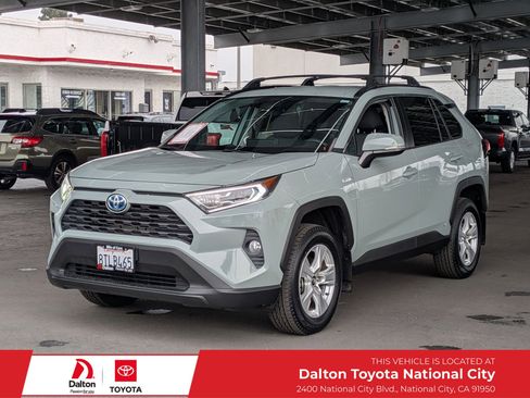 Certified 2021 Toyota RAV4 XLE w/ XLE Grade Weather Package AWD/4WD image 1