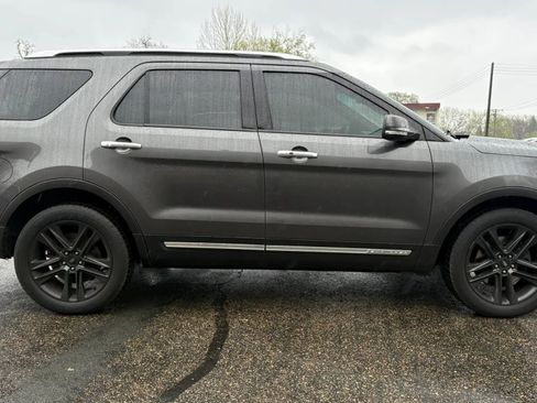 Used 2016 Ford Explorer Limited w/ Equipment Group 301A AWD/4WD image 11