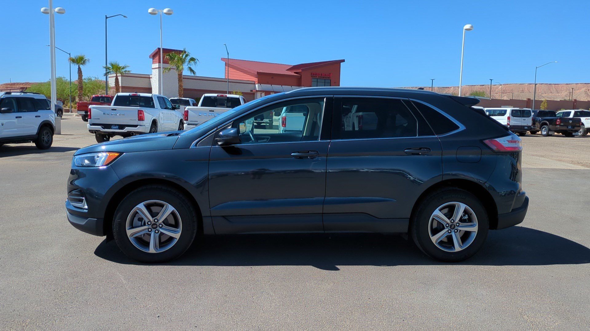 Used 2023 Ford Edge SEL w/ Convenience Package AWD/4WD image 8